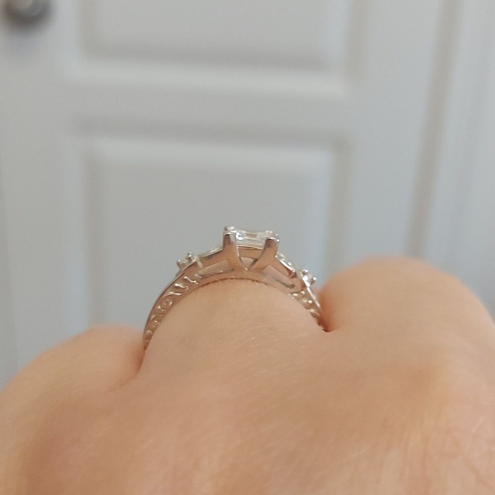 925 Sterling Silver Celtic Ring - Picture 5 of 8